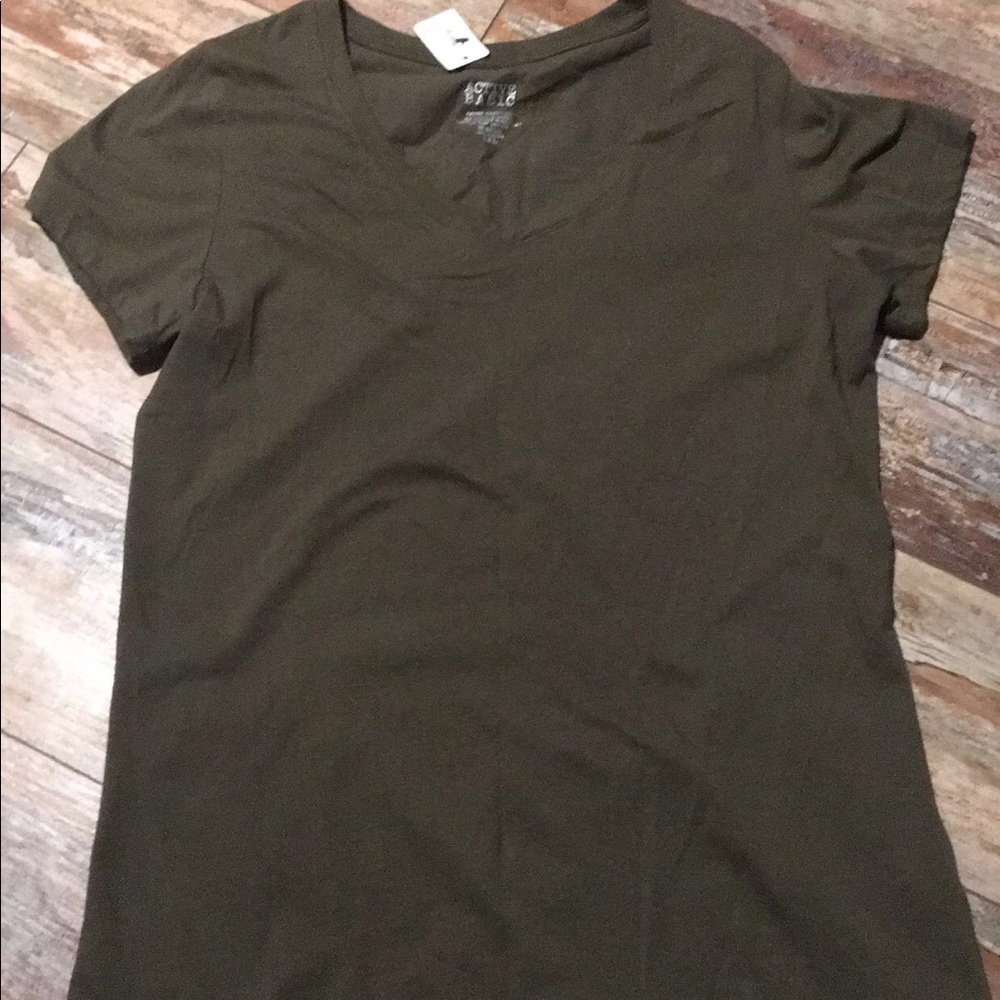 Womens vneck tshirt size 1xl